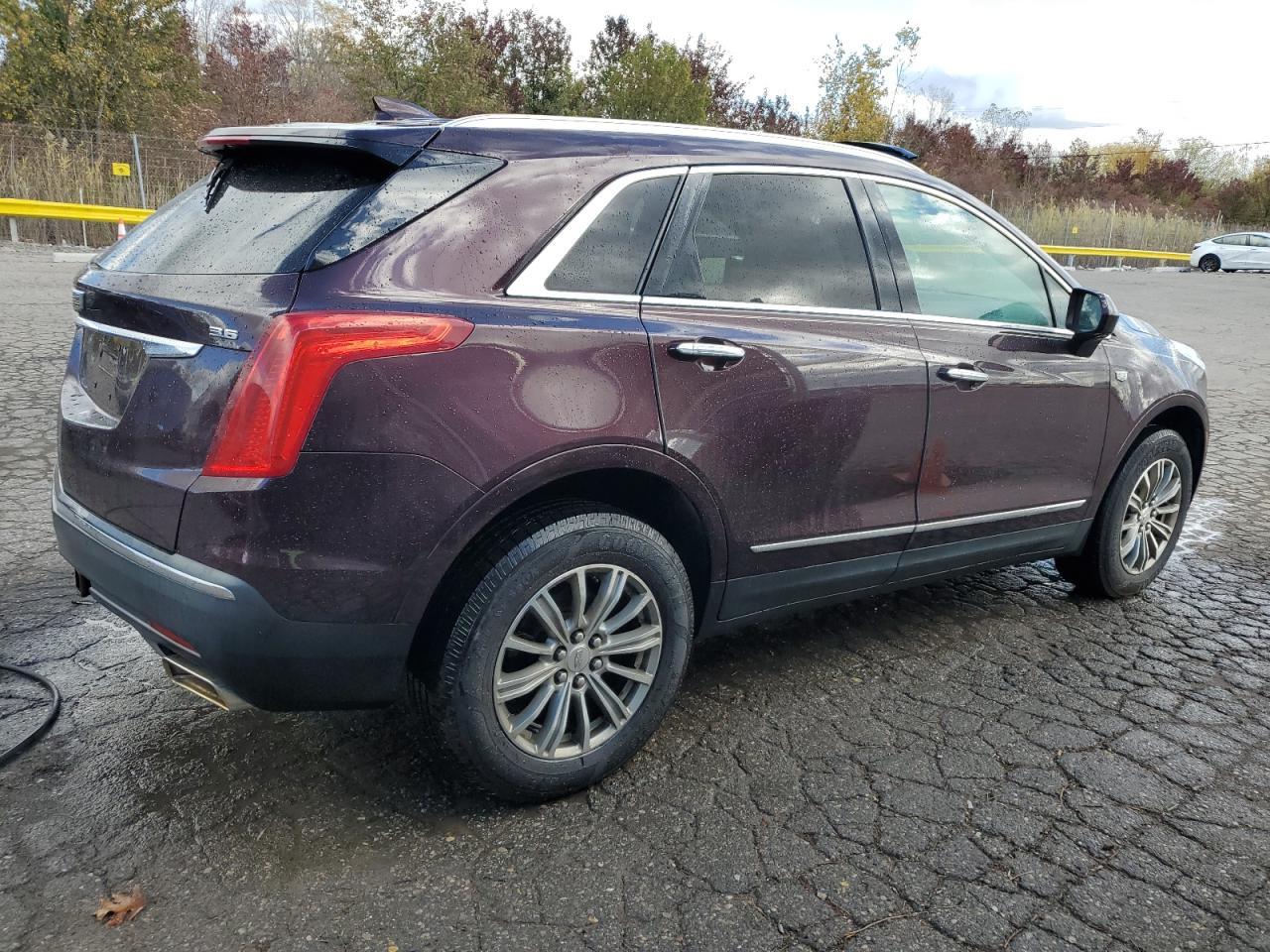 2017 CADILLAC XT5