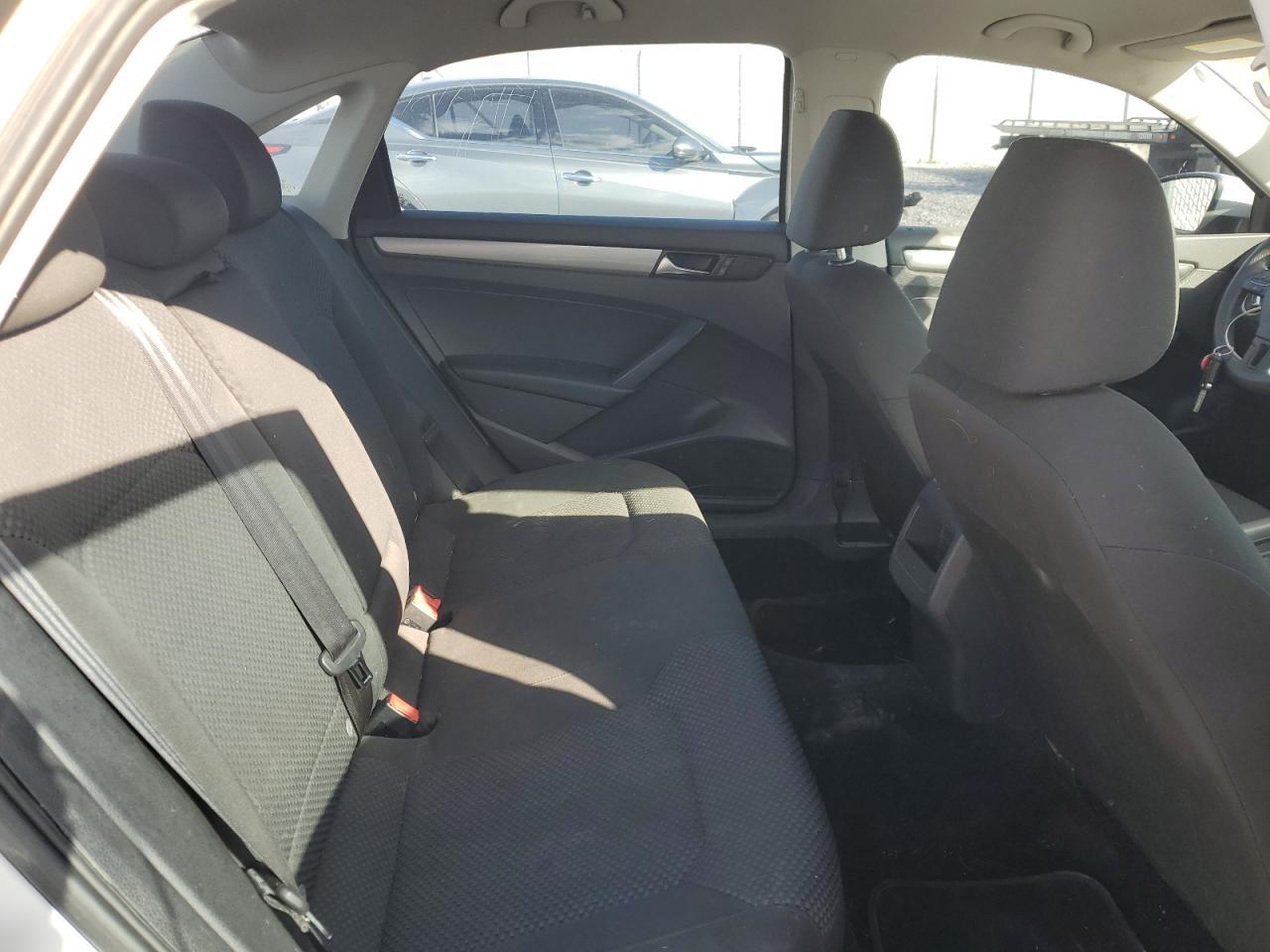 2014 VOLKSWAGEN Passat