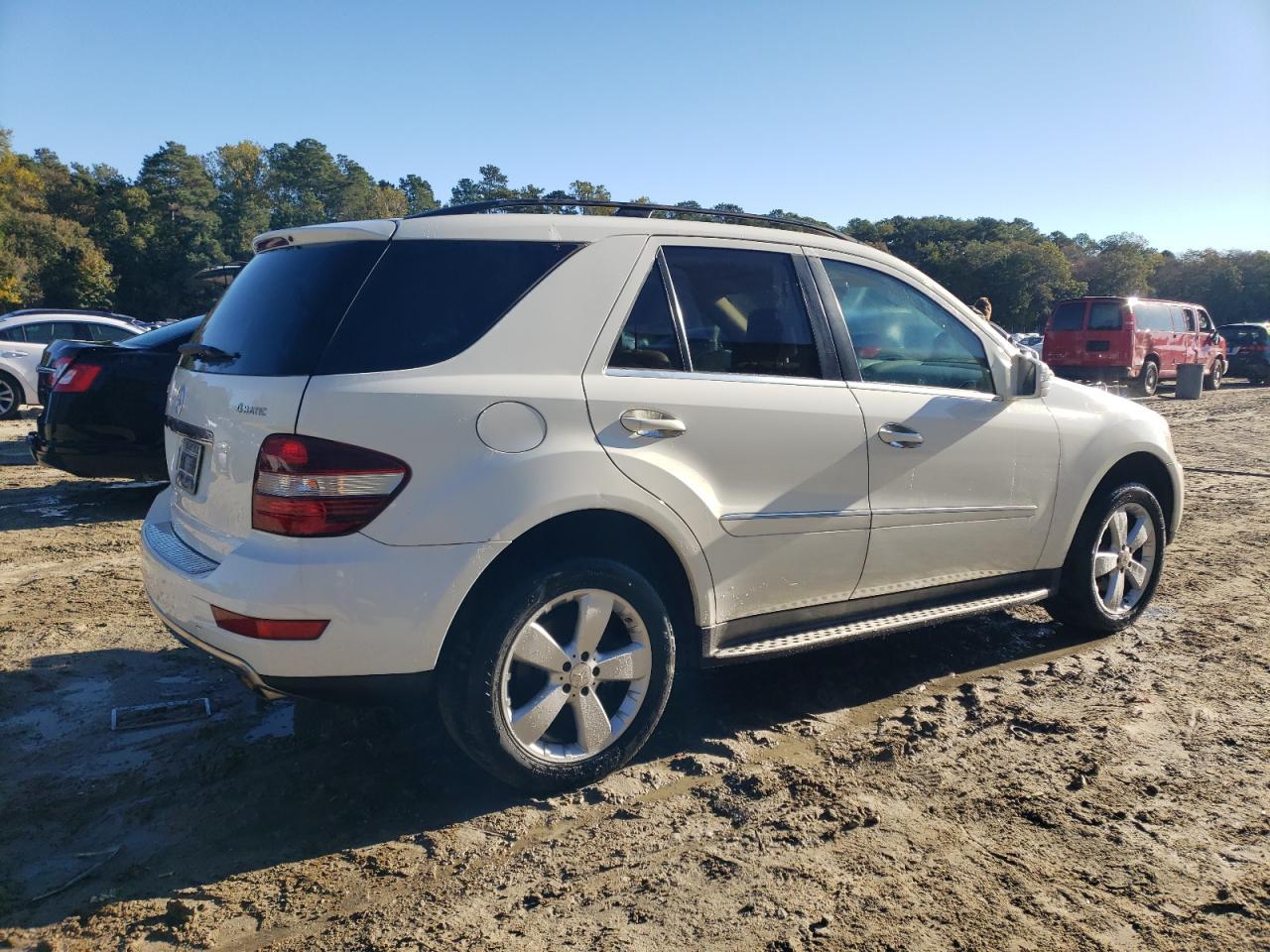 2011 MERCEDES-BENZ ML-Class