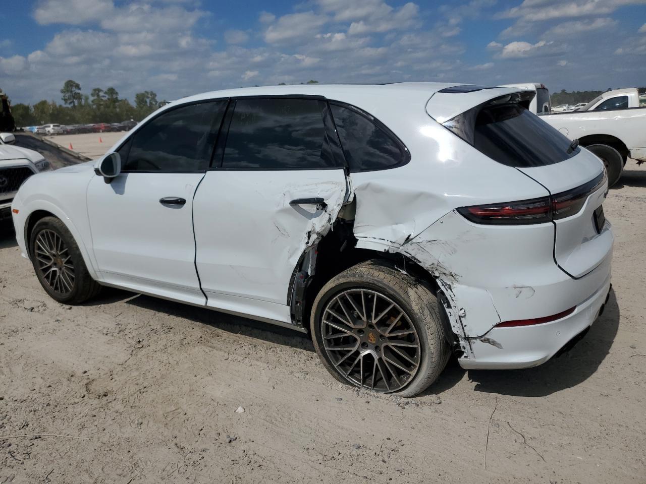 2023 PORSCHE CAYENNE