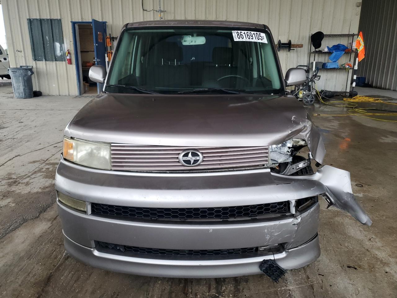 2004 TOYOTA SCION