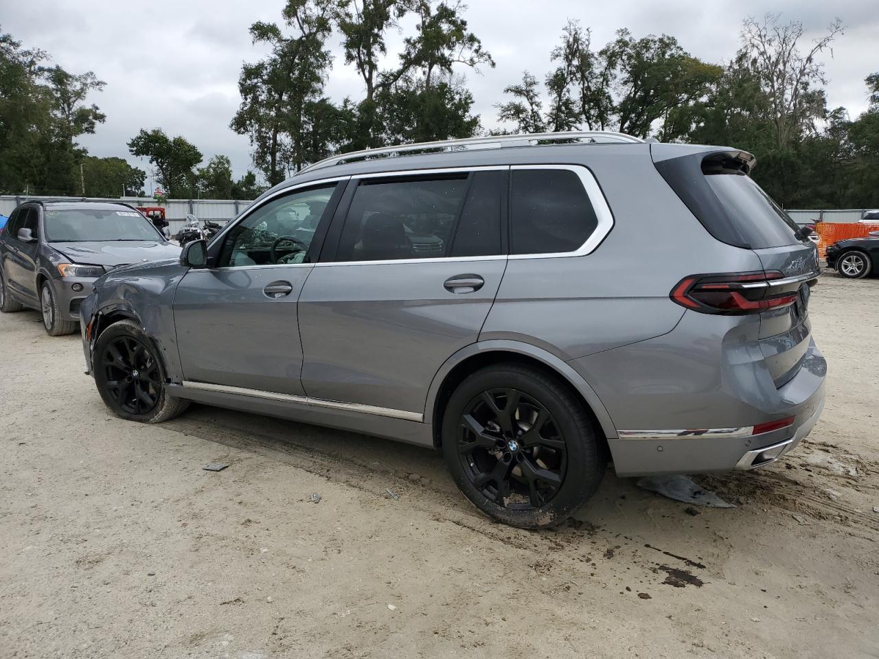2025 BMW X7