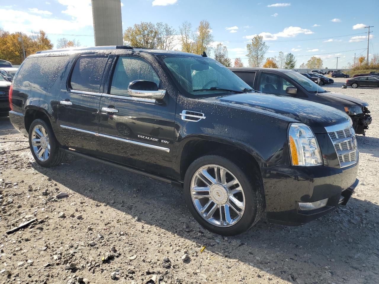 2011 CADILLAC Escalade ESV