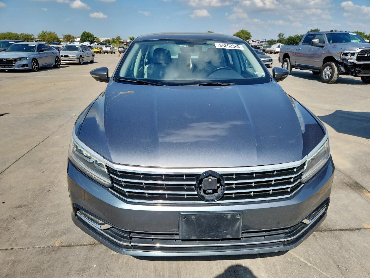2016 VOLKSWAGEN Passat