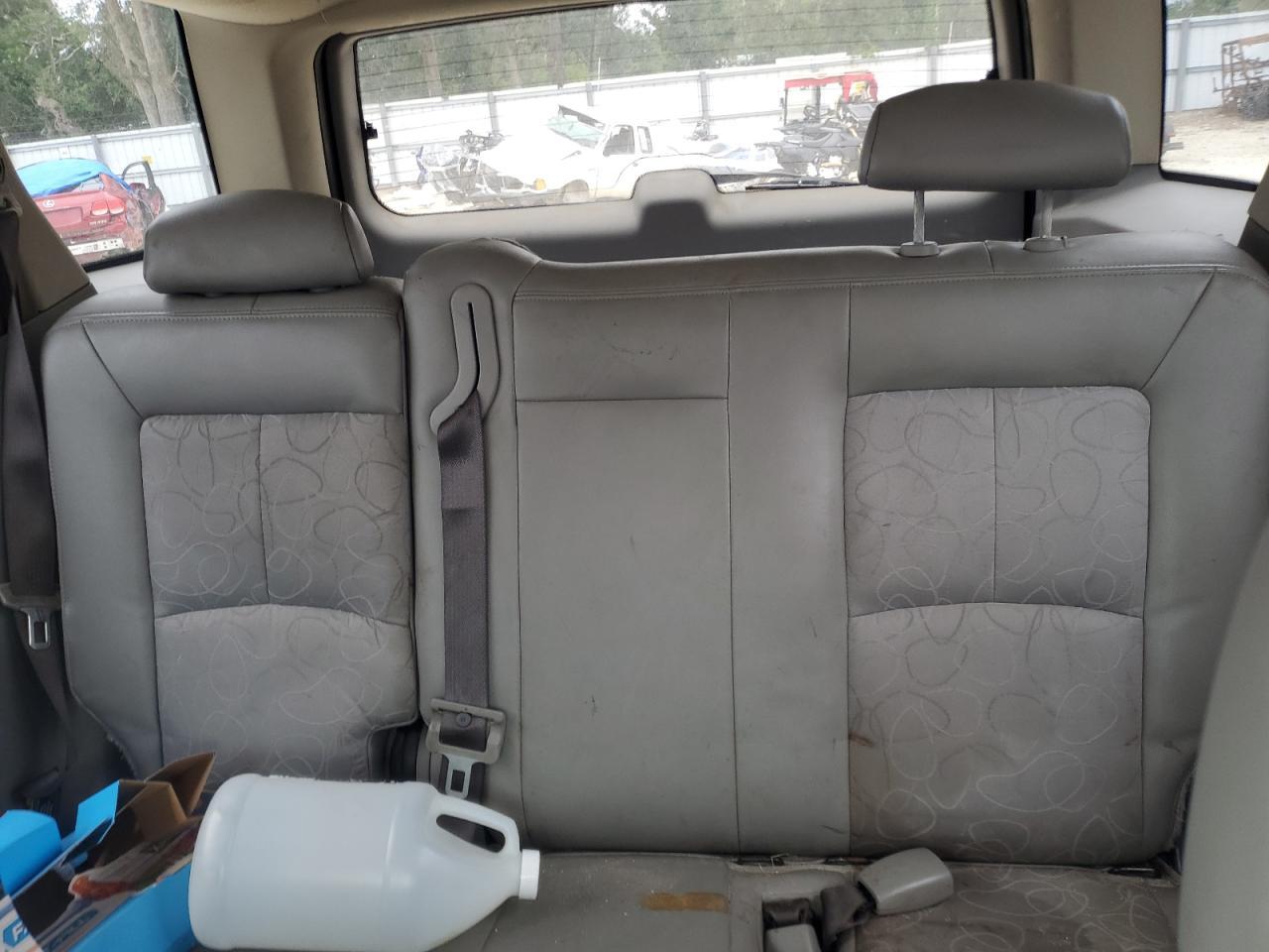 2004 SATURN Vue