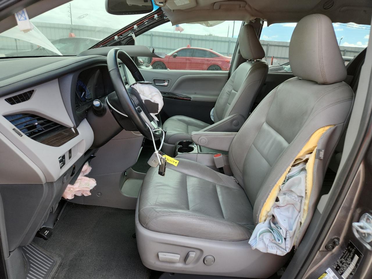 2016 TOYOTA SIENNA