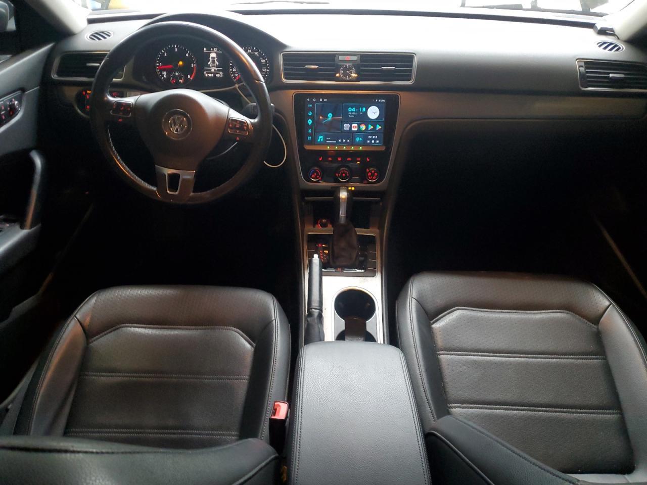 2015 VOLKSWAGEN Passat