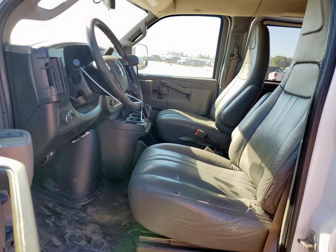 2018 CHEVROLET Express 3500