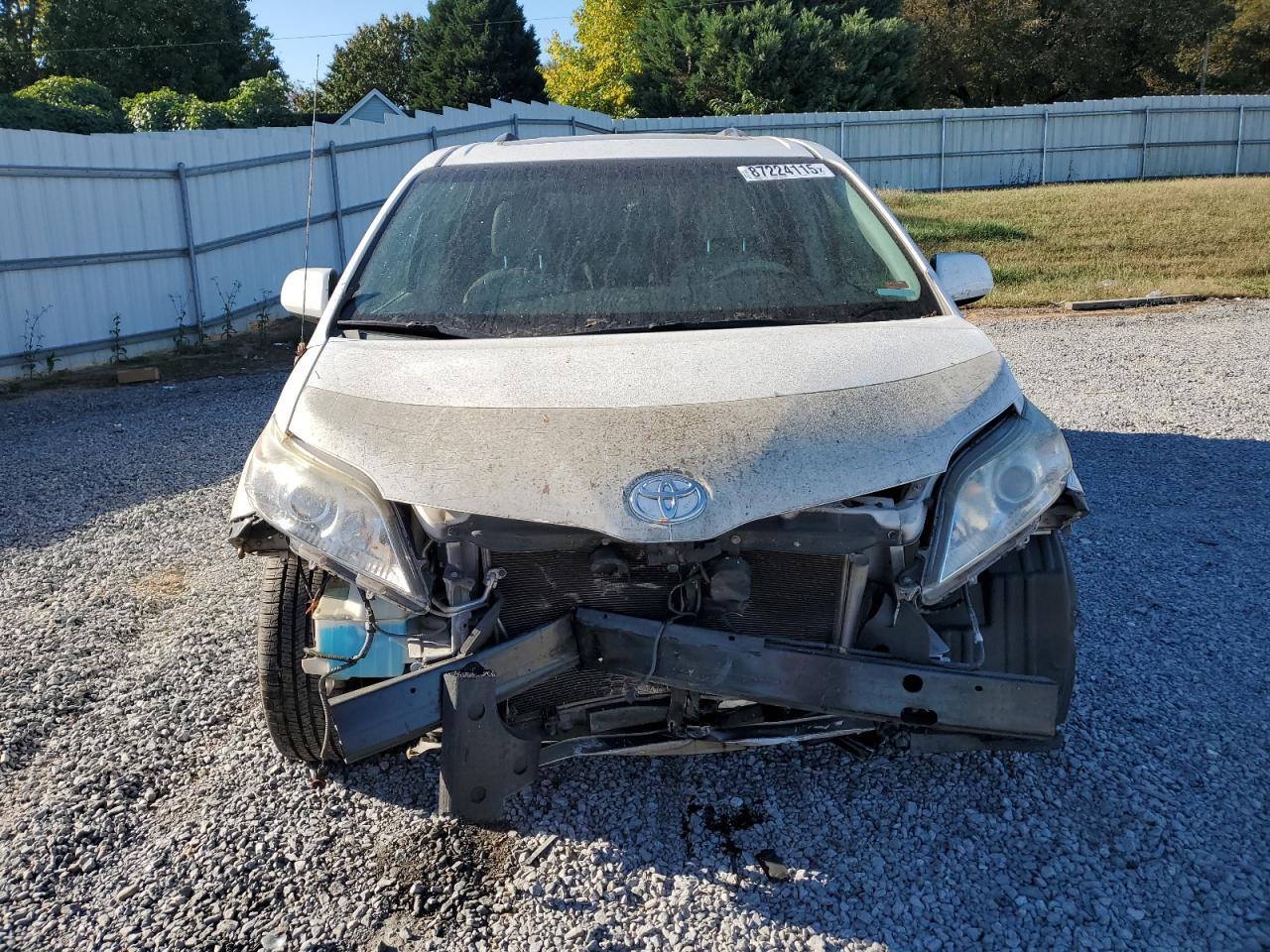 2014 TOYOTA SIENNA