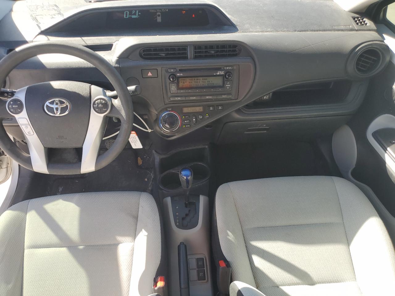 2014 TOYOTA Prius c
