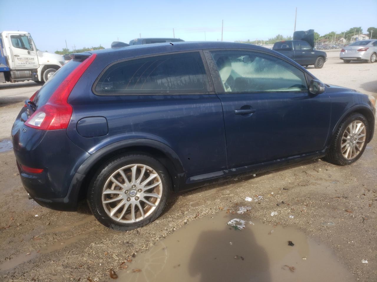 2012 VOLVO C30