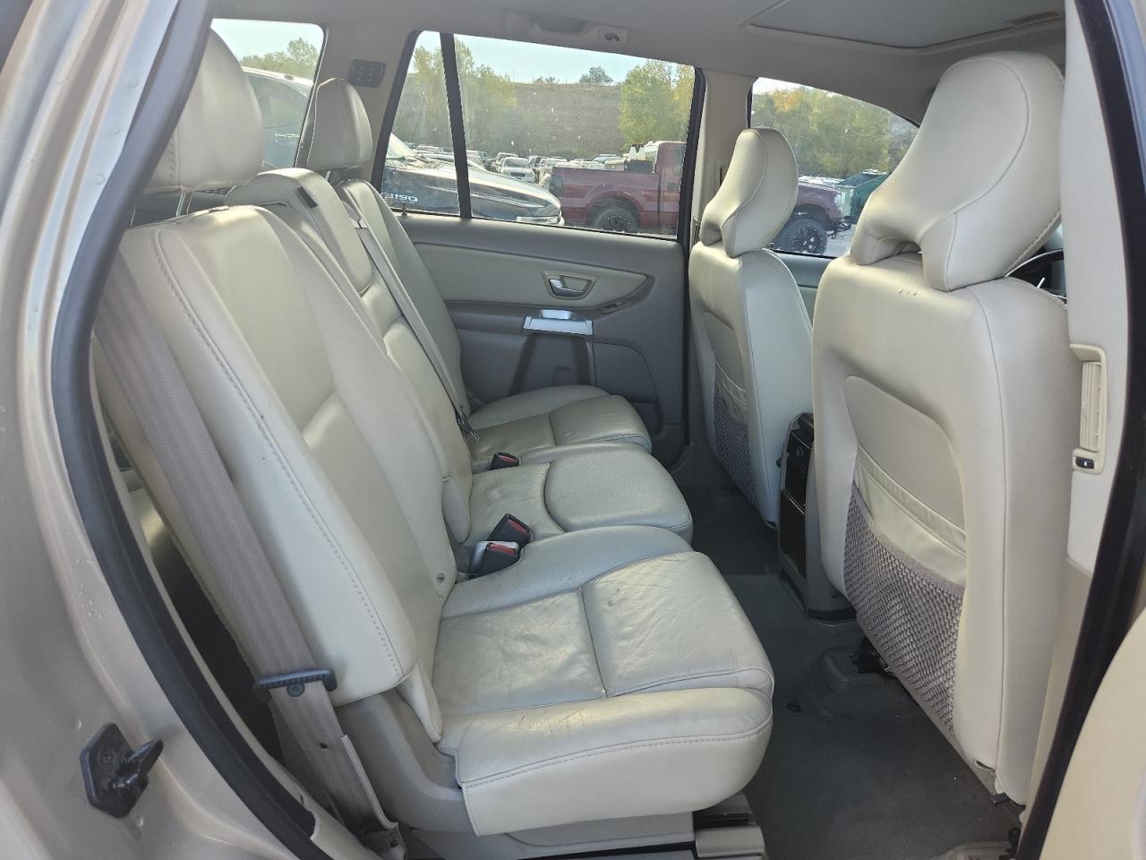 2004 VOLVO XC90