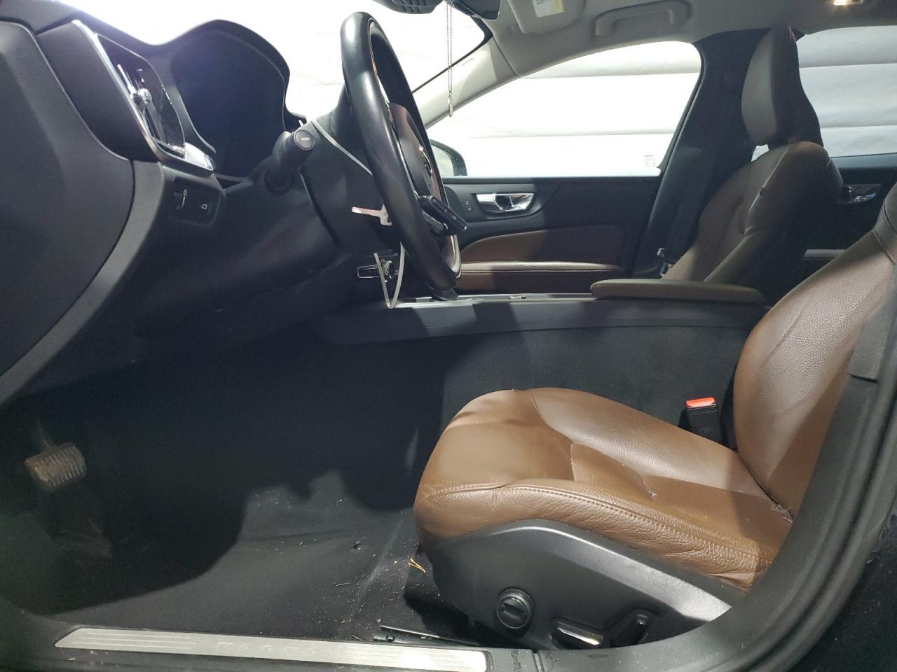 2019 VOLVO V60
