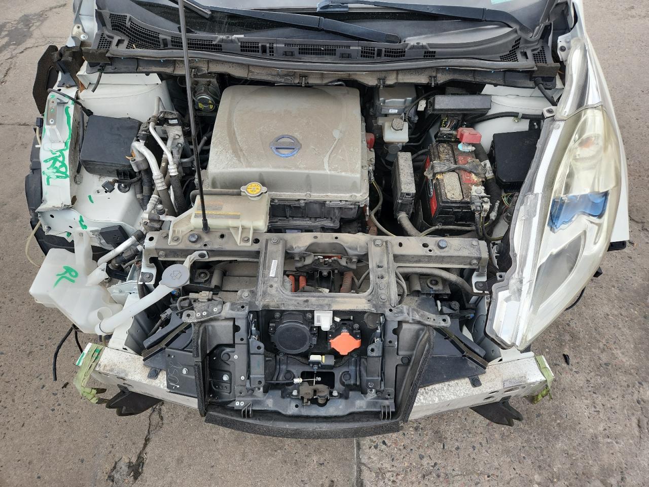2015 NISSAN LEAF