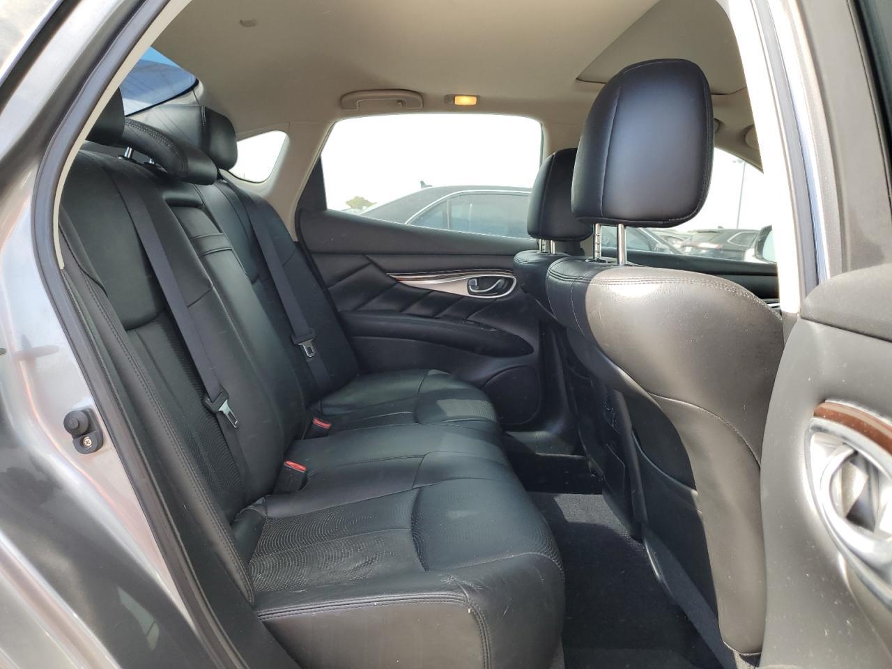 2015 INFINITI Q70