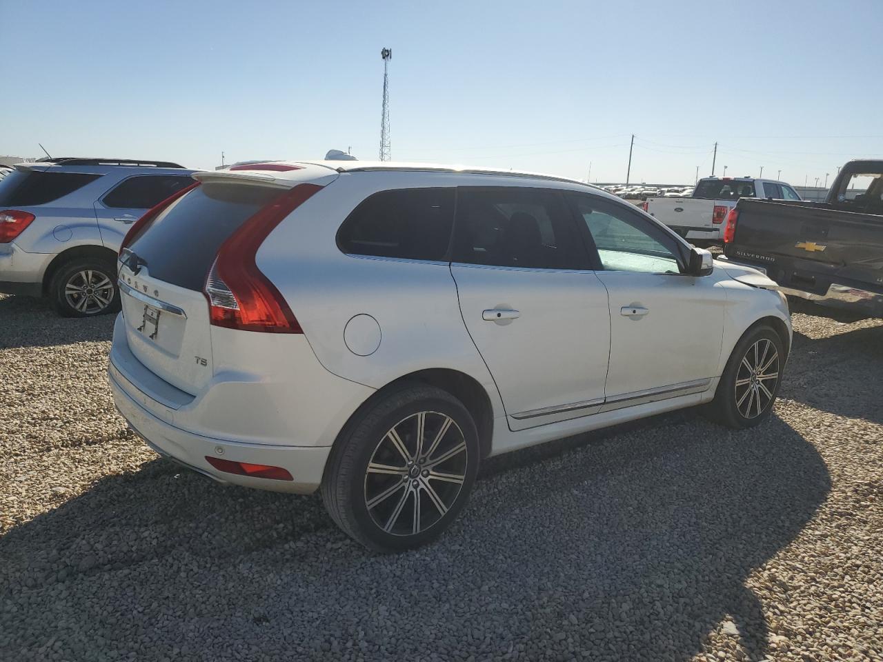 2015 VOLVO XC60