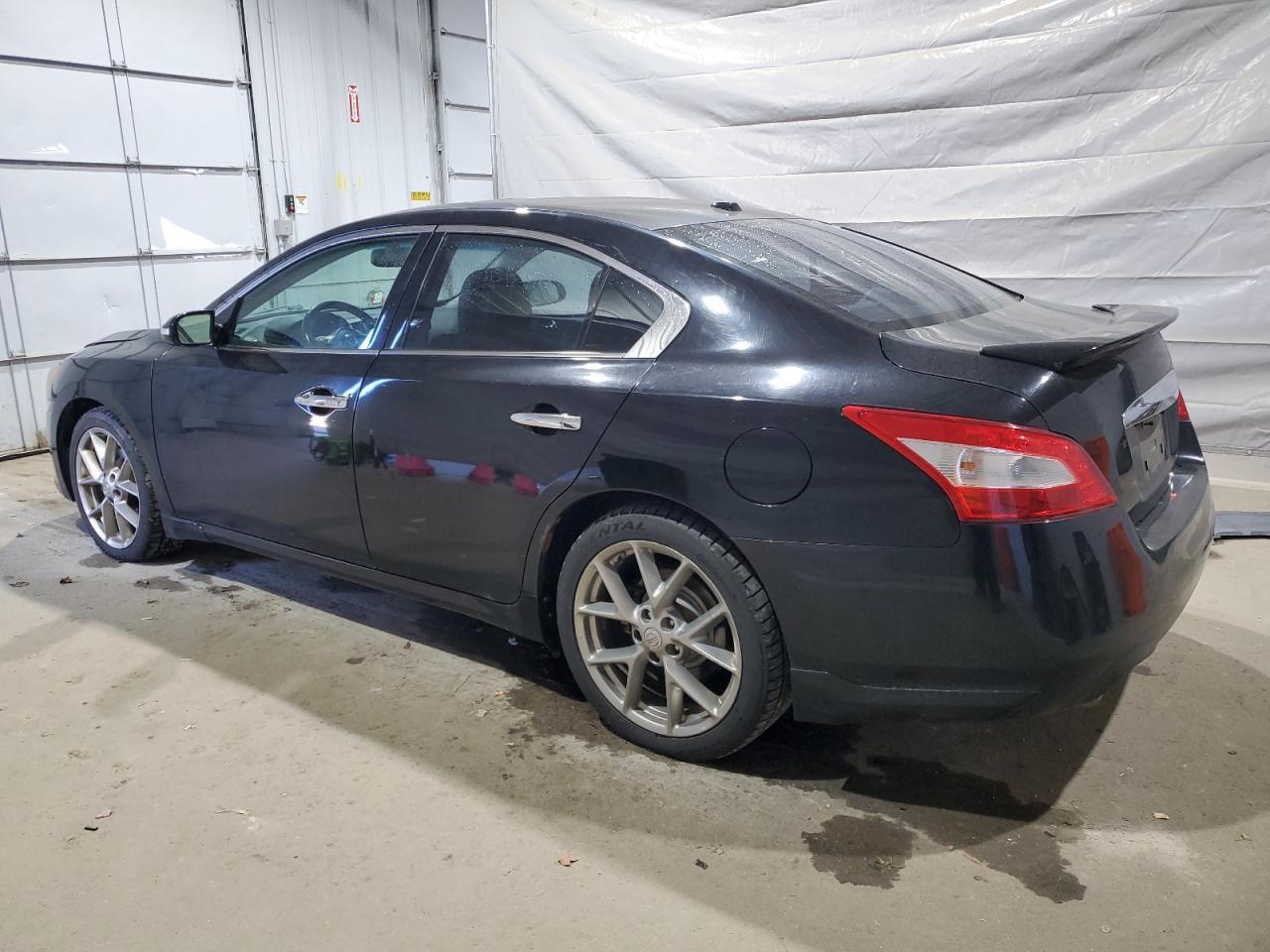 2011 NISSAN Maxima