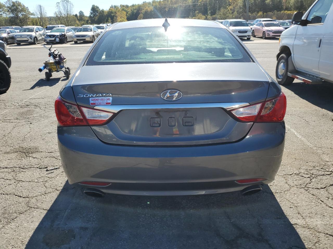 2011 HYUNDAI SONATA