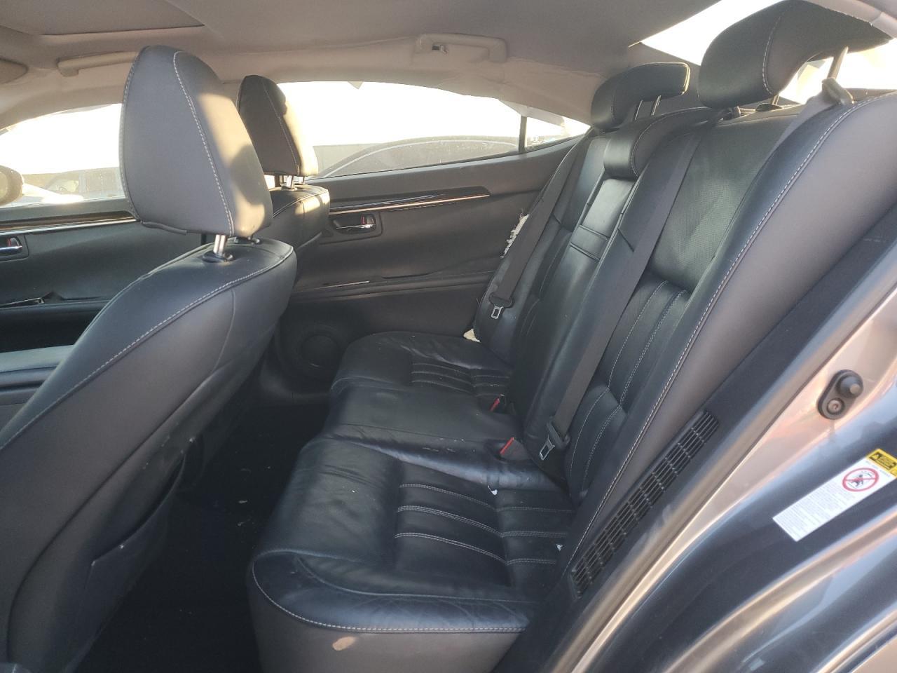 2018 LEXUS Es