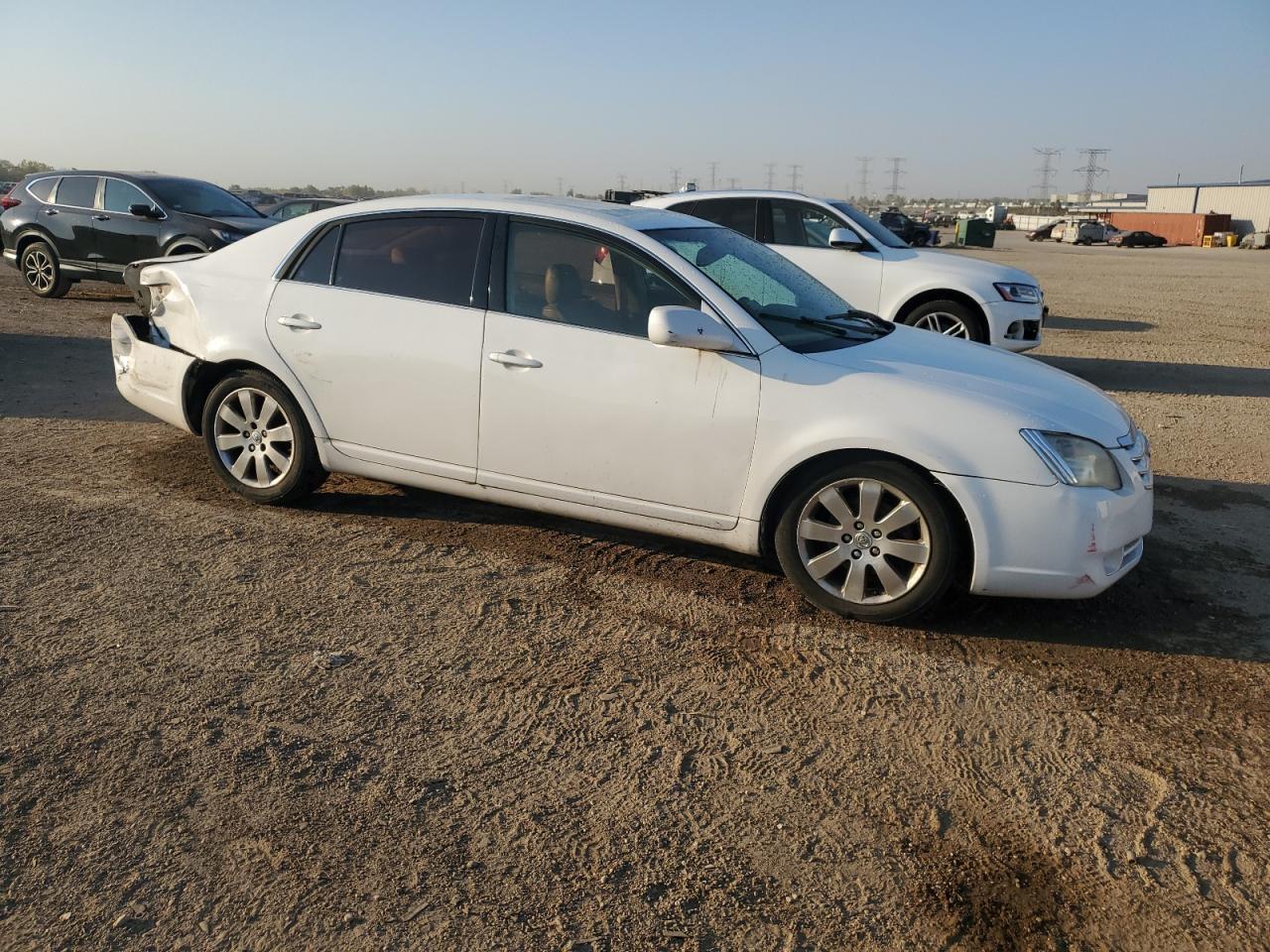2005 TOYOTA Avalon