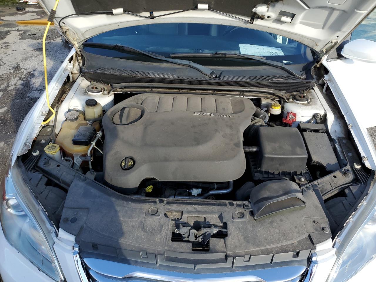 2011 CHRYSLER 200