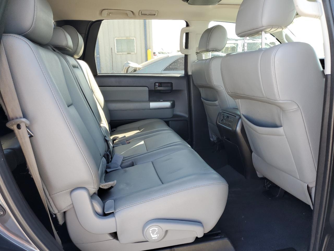 2019 TOYOTA Sequoia