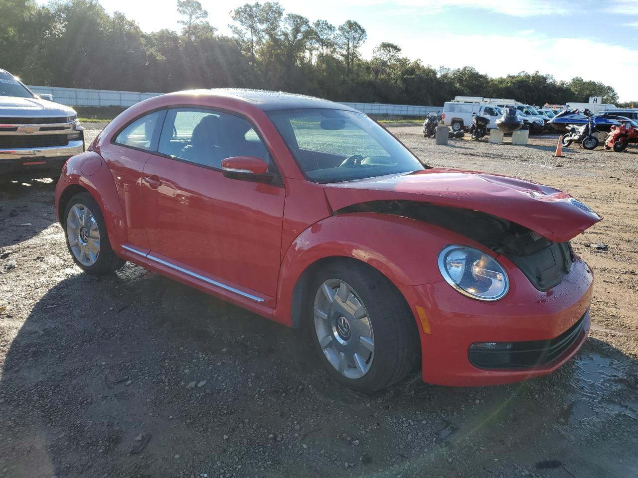 2013 VOLKSWAGEN Beetle