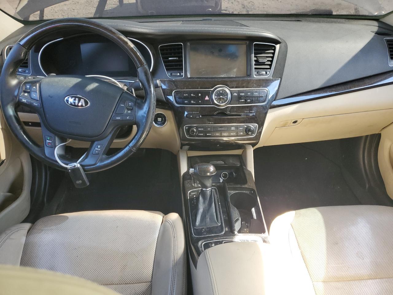 2014 KIA Cadenza