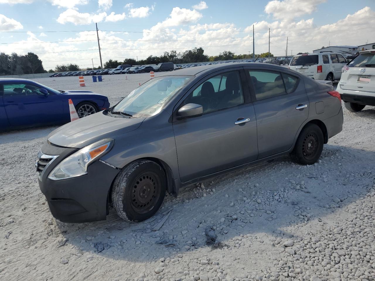 2017 NISSAN VERSA