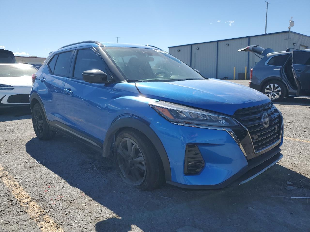 2024 NISSAN KICKS
