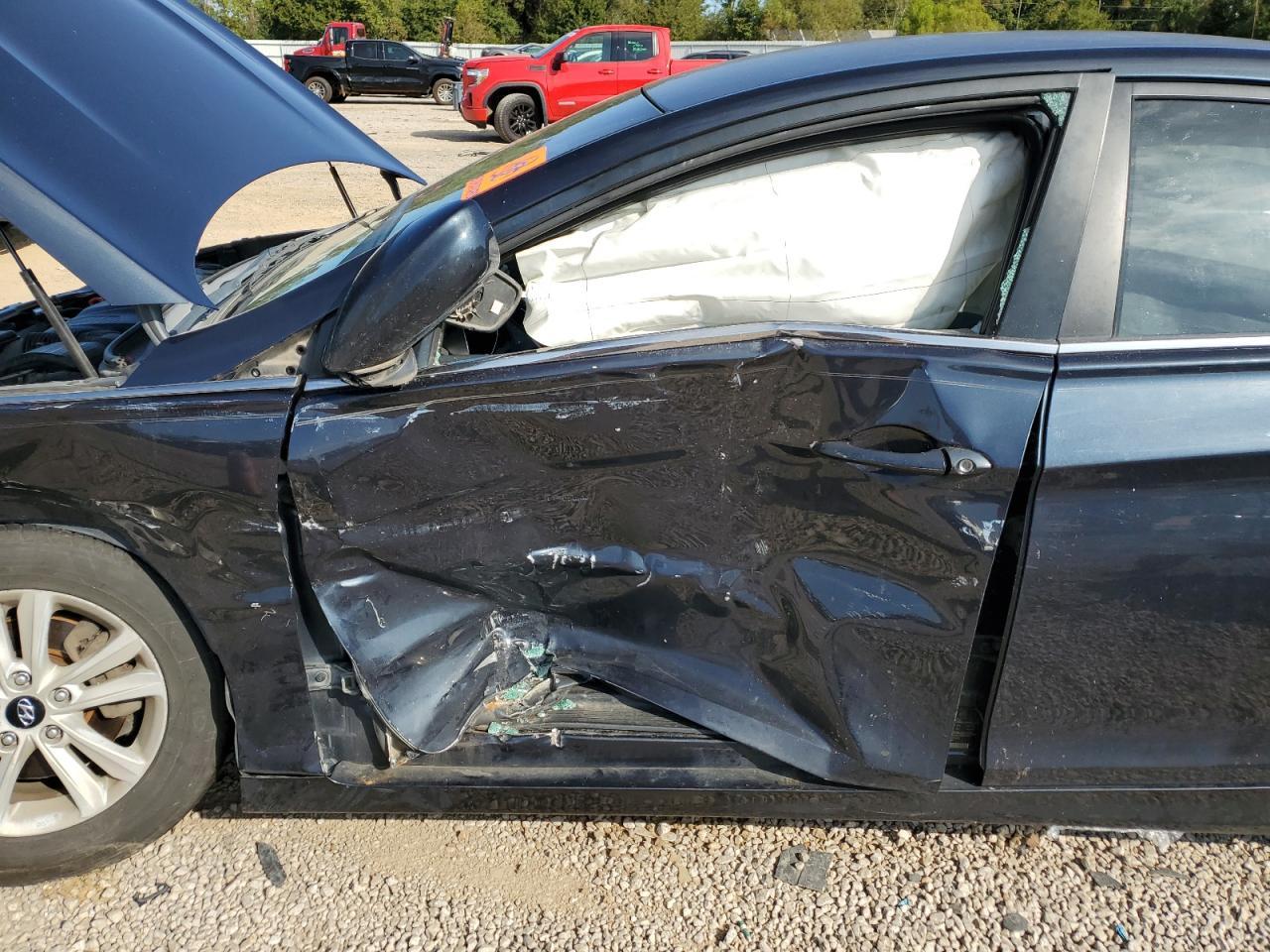 2011 HYUNDAI SONATA