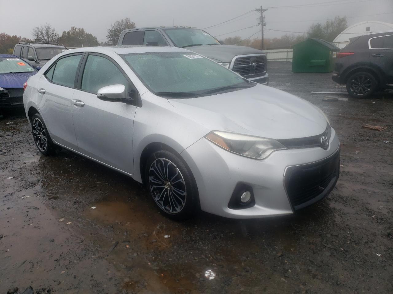 2015 TOYOTA COROLLA