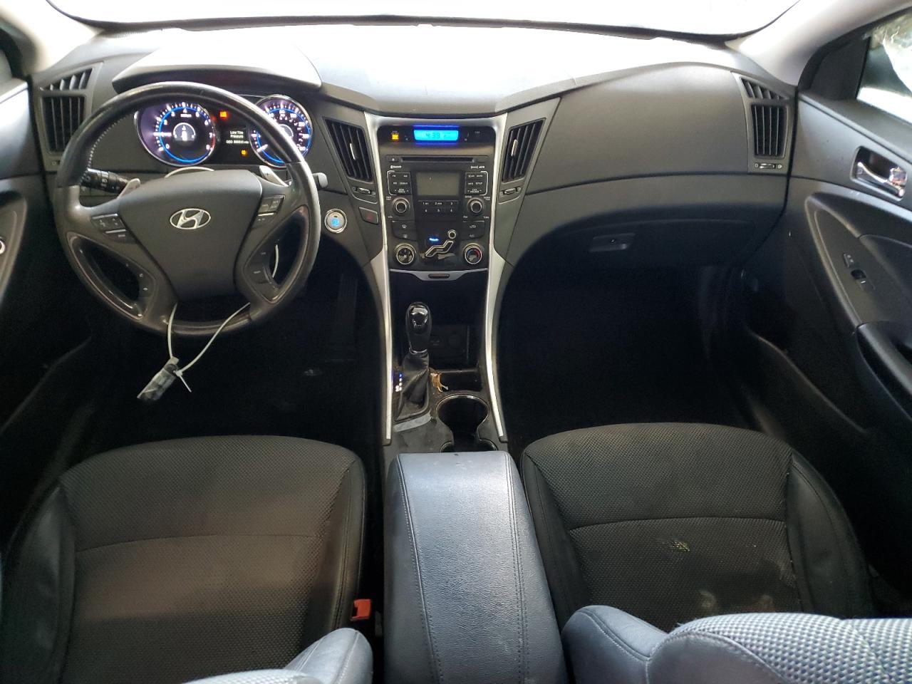 2011 HYUNDAI SONATA