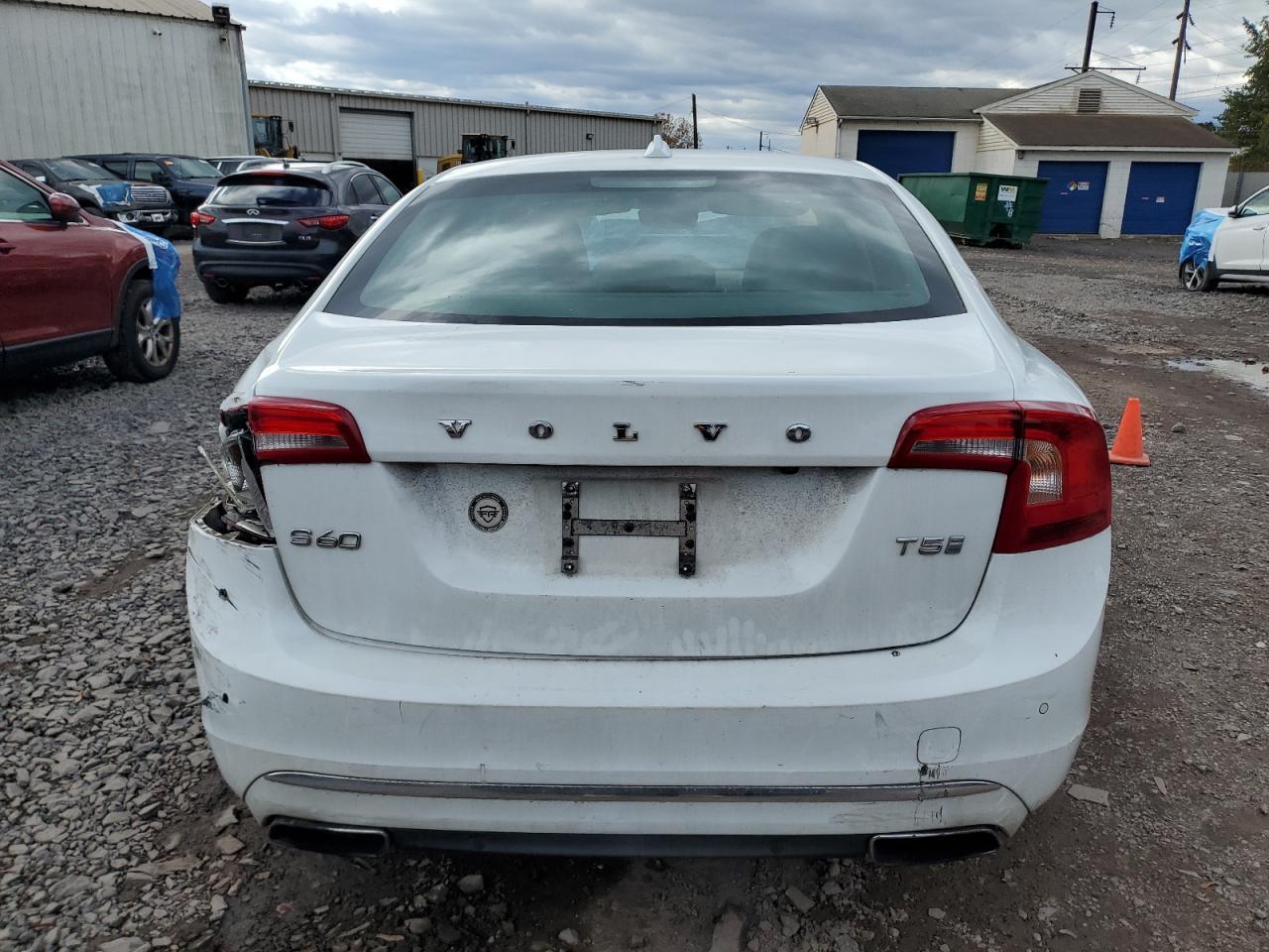 2016 VOLVO S60
