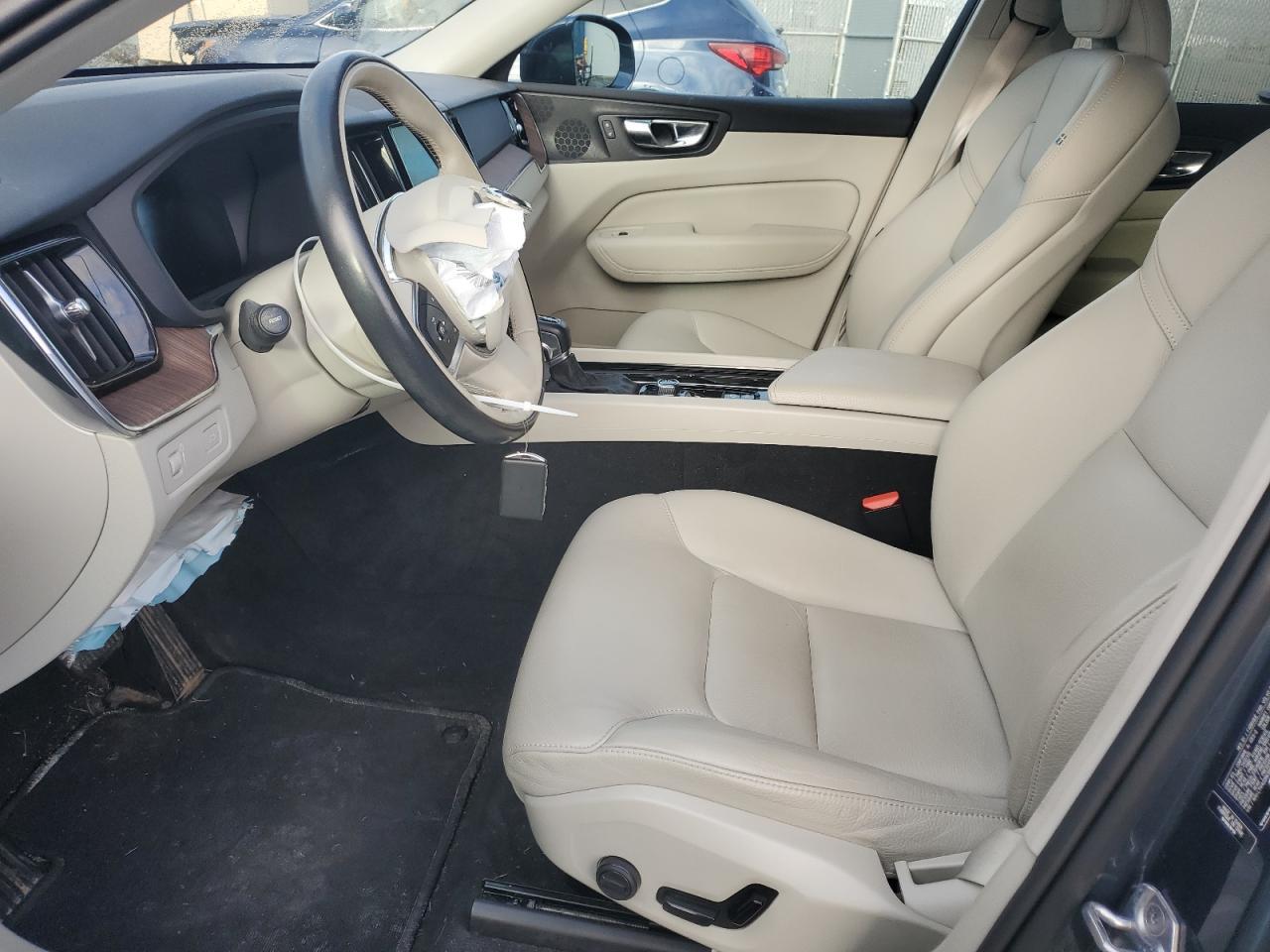 2021 VOLVO XC60