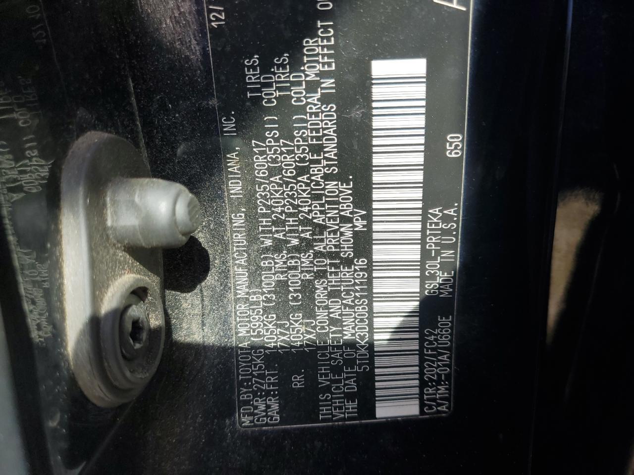 2011 TOYOTA SIENNA