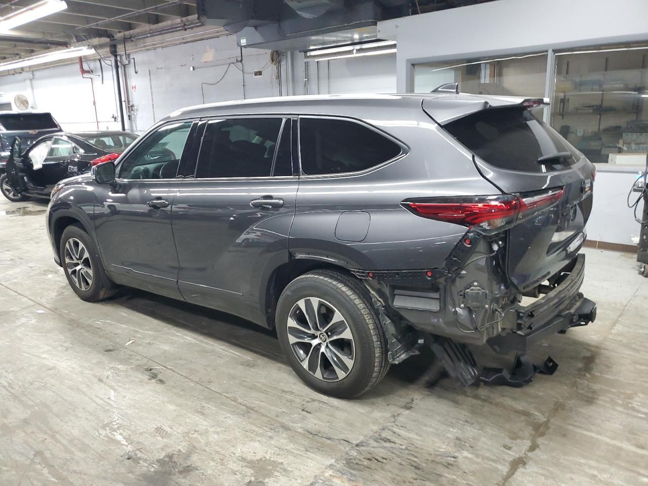 2022 TOYOTA HIGHLANDER