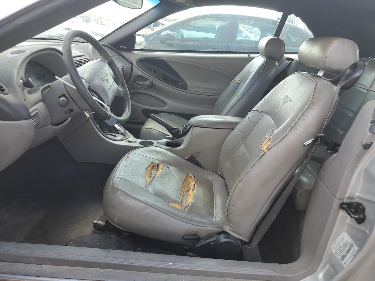 2001 FORD MUSTANG