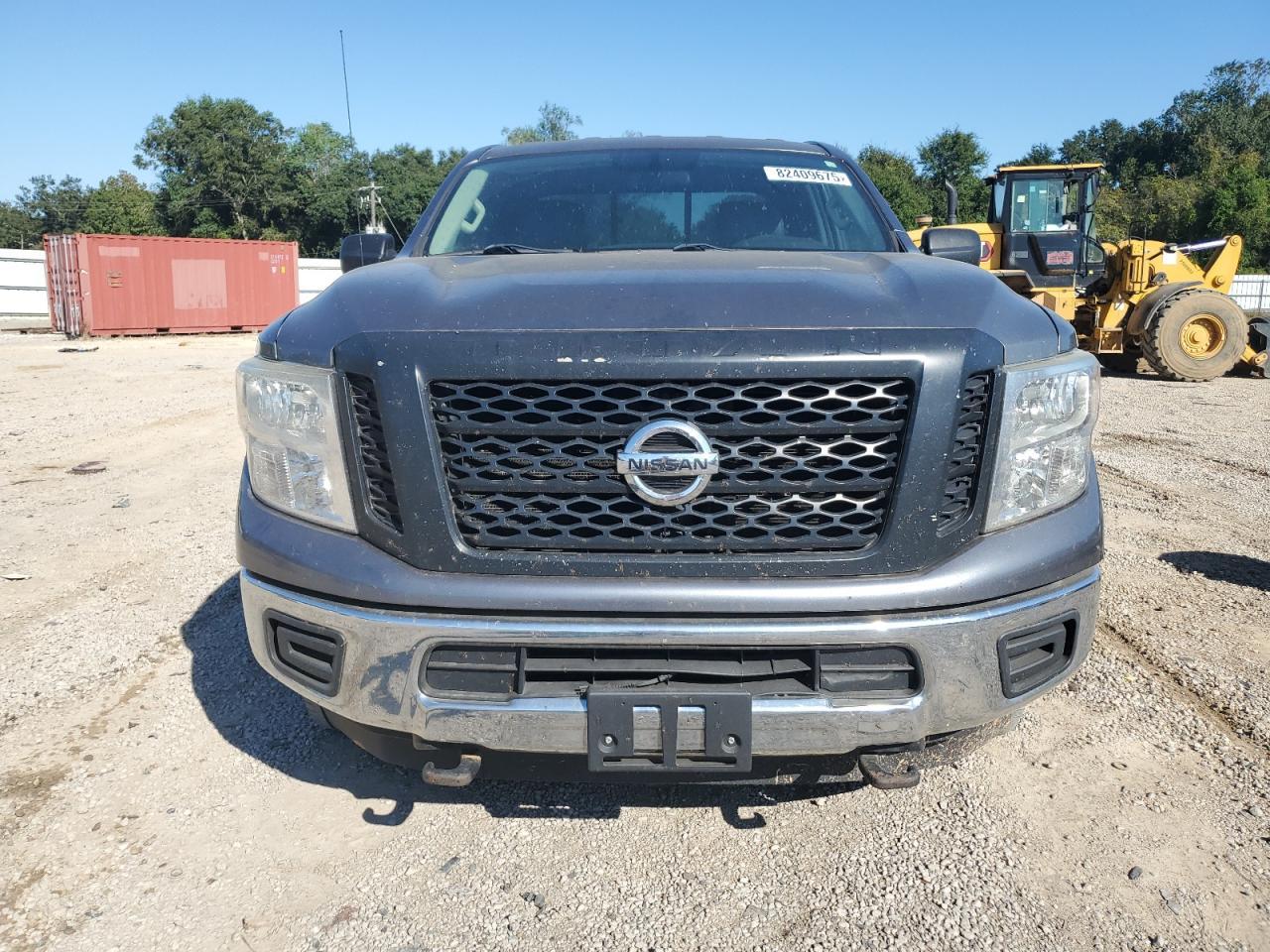 2017 NISSAN Titan