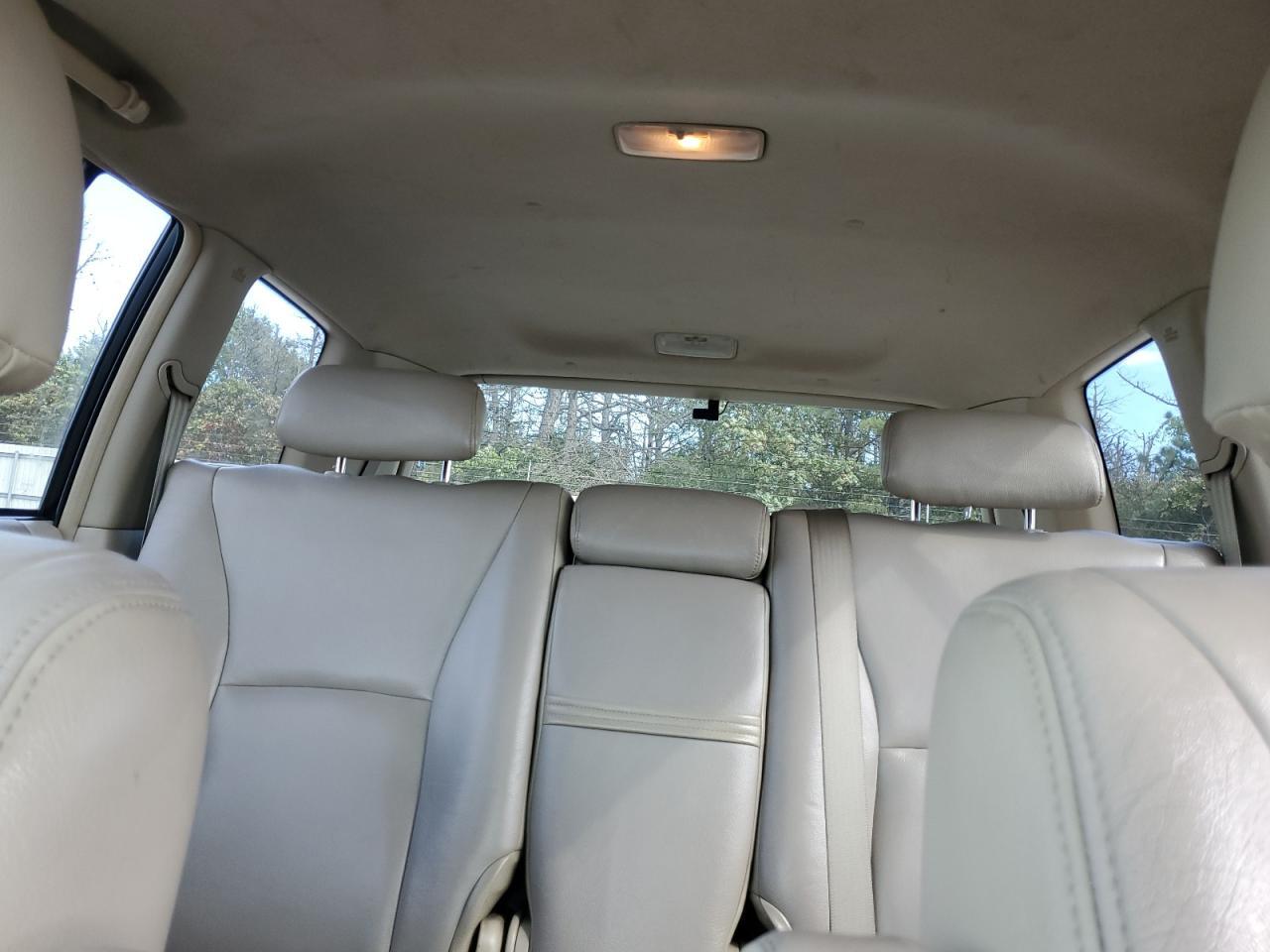 2004 TOYOTA HIGHLANDER