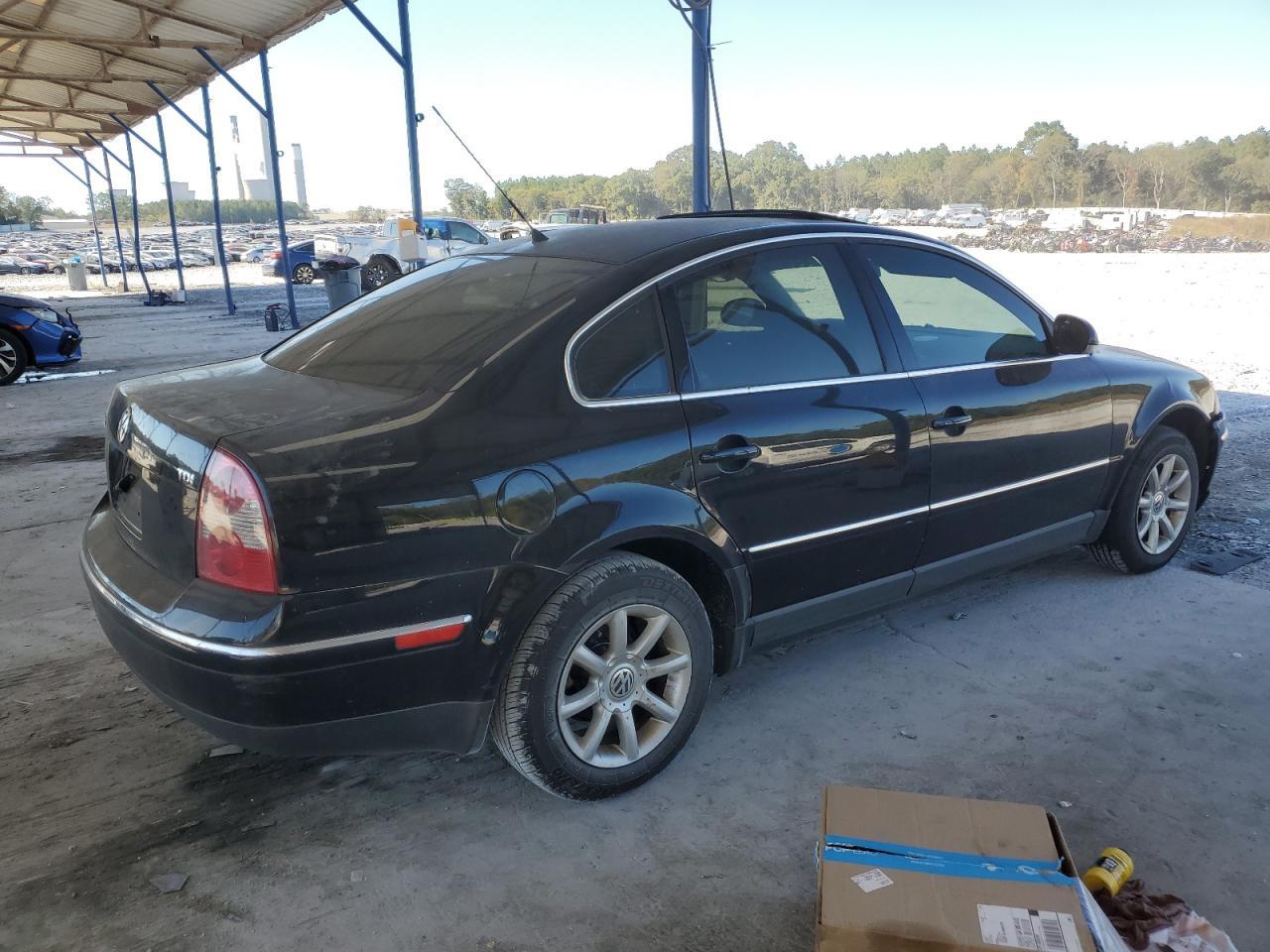 2004 VOLKSWAGEN Passat