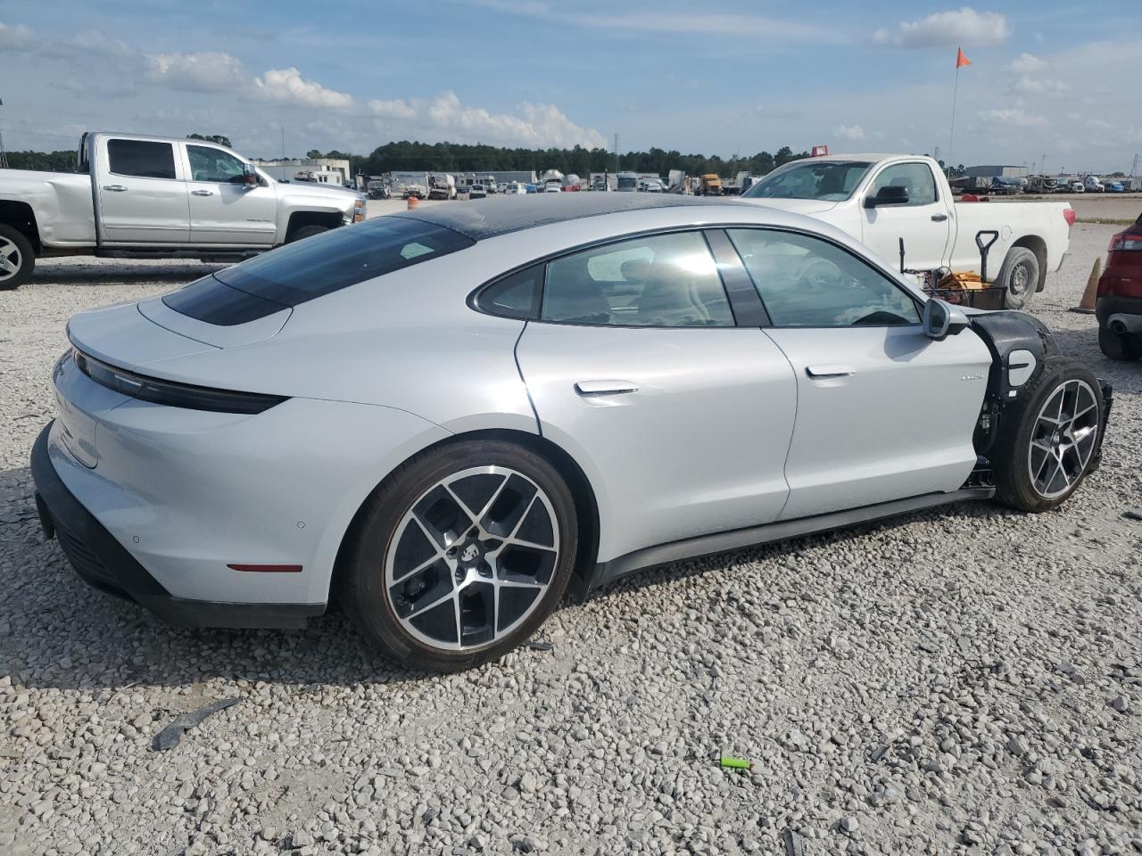 2025 PORSCHE Taycan