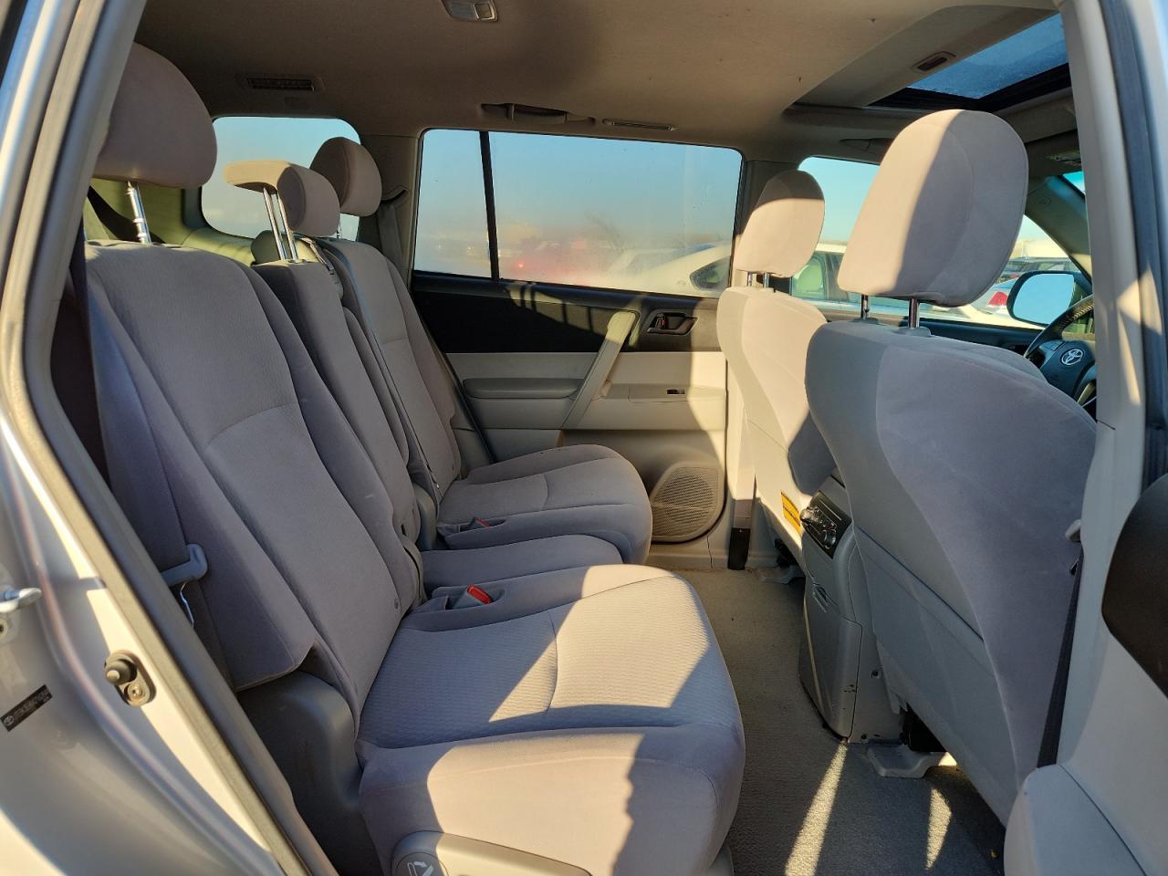 2010 TOYOTA HIGHLANDER