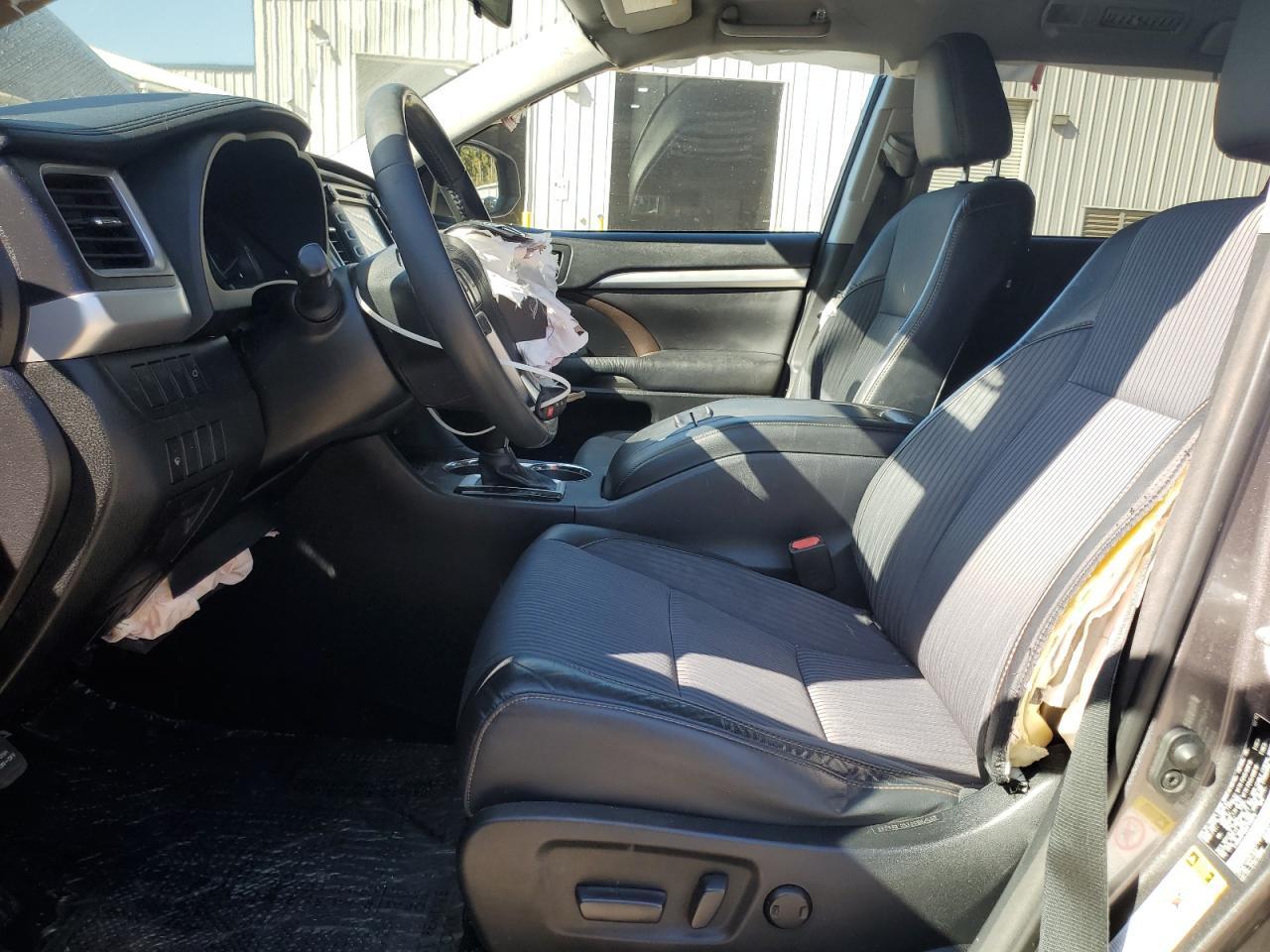 2016 TOYOTA HIGHLANDER