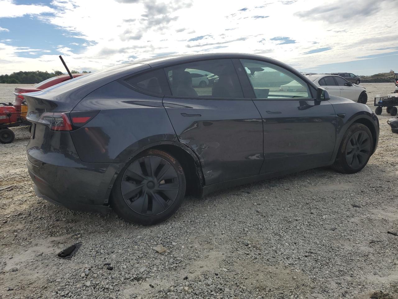 2024 TESLA MODEL Y