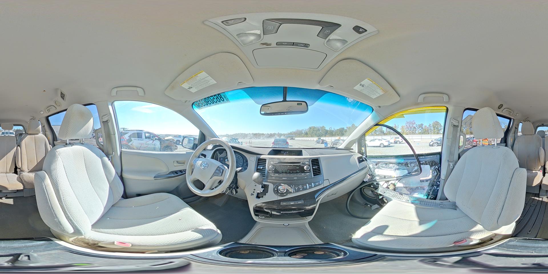 2013 TOYOTA SIENNA