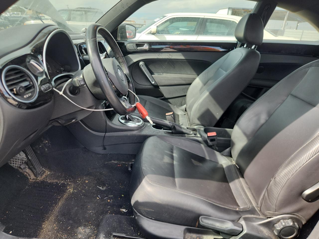 2012 VOLKSWAGEN Beetle