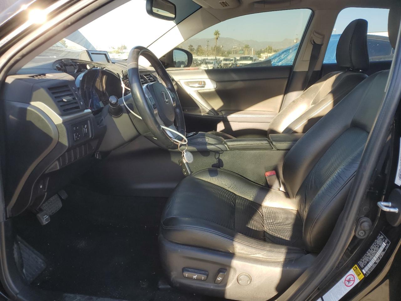 2013 LEXUS CT 200