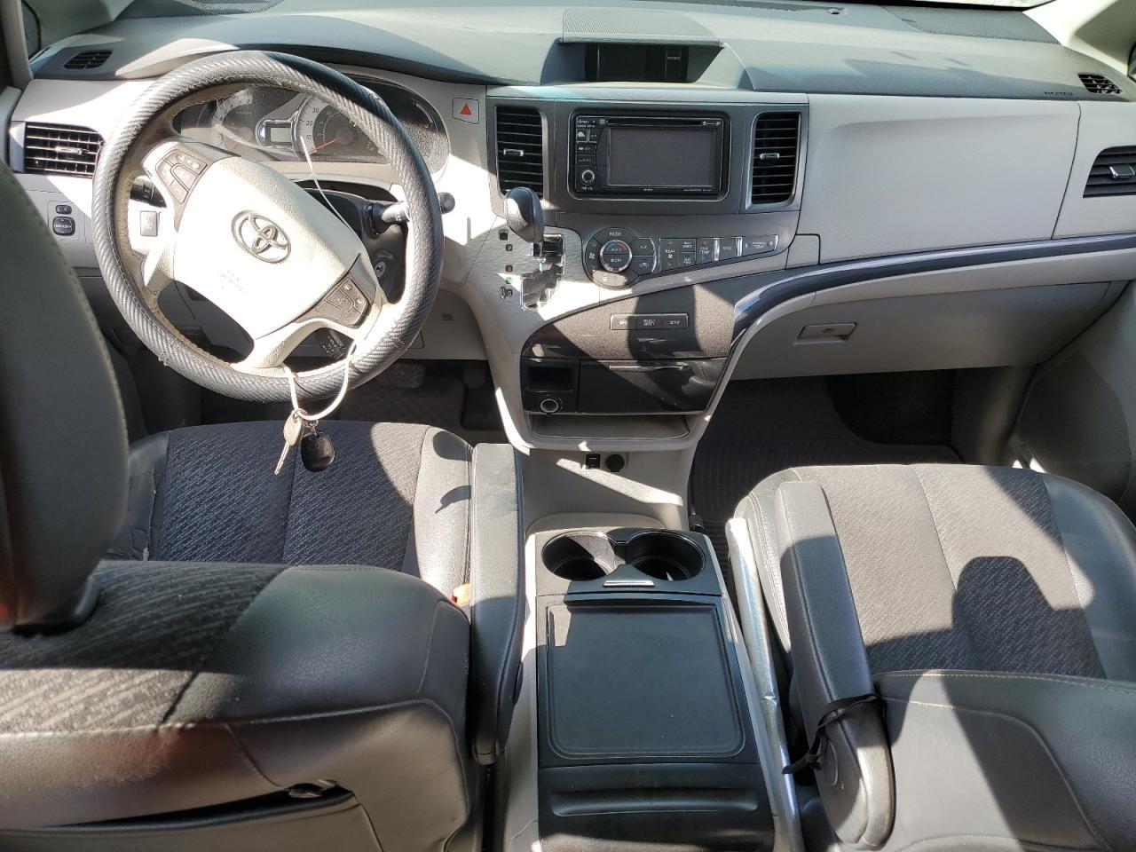 2013 TOYOTA SIENNA