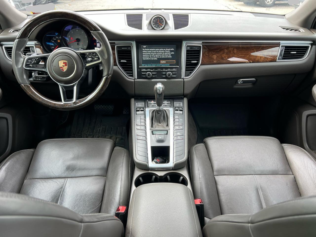 2015 PORSCHE Macan